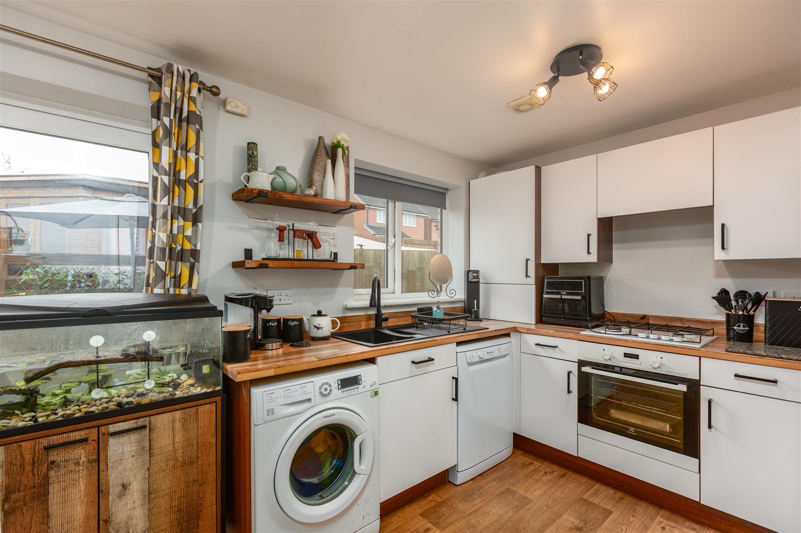 Heol Waungron, Carway, Kidwelly, SA17 4HY